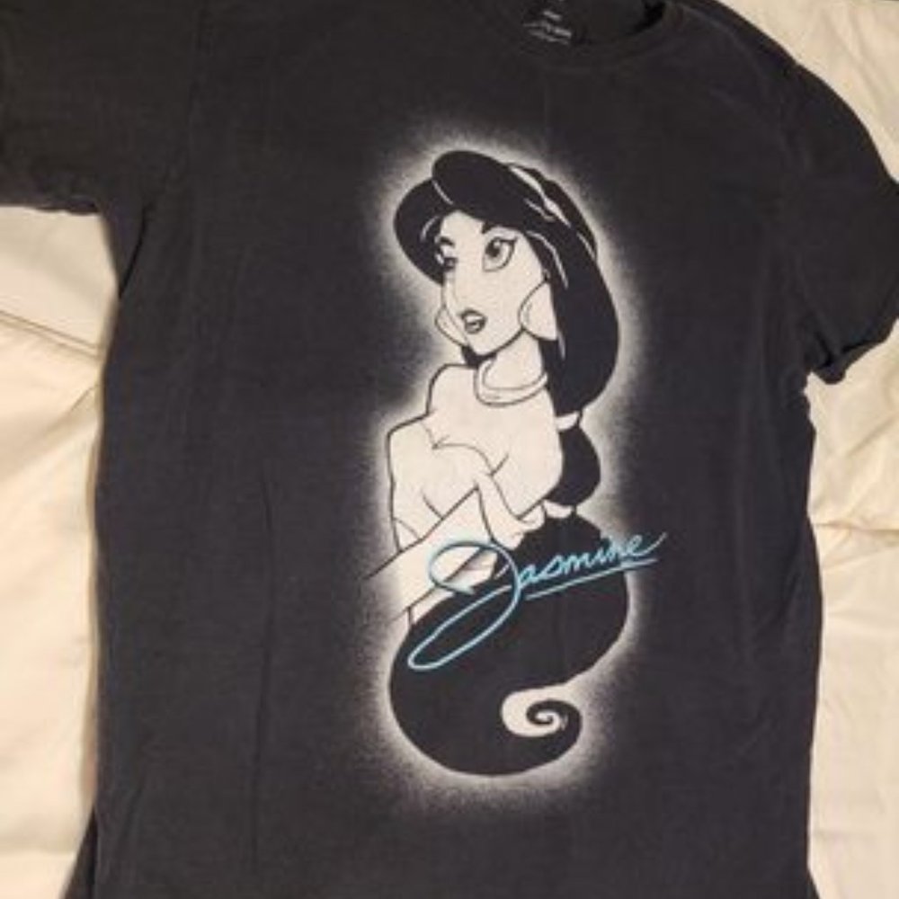 Jasmine tshirt